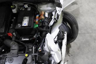 Peugeot 208  picture 15