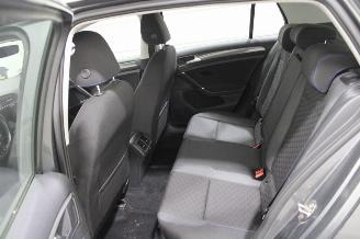 Volkswagen Golf  picture 12