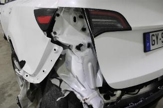 Tesla Model Y  picture 7
