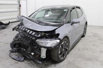 krockskadad bil auto Volkswagen ID.3  2020/12