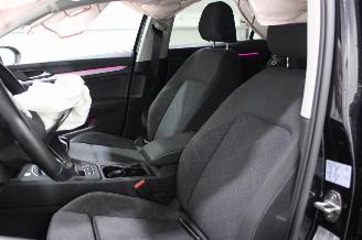 Volkswagen Golf  picture 9