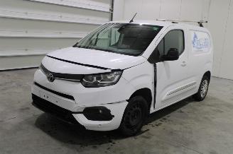 Damaged car Toyota ProAce CITY 2023/2