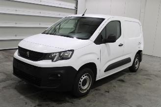 krockskadad bil auto Peugeot Partner  2021/11