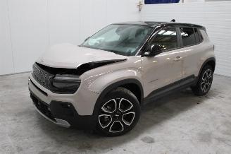 Schadeauto Jeep Avenger  2024/2