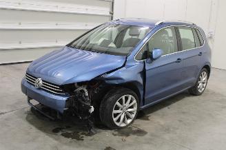Coche accidentado Volkswagen Golf  2016/9