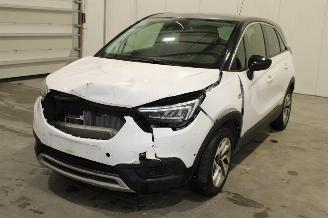 damaged passenger cars Opel Crossland X 2021/6