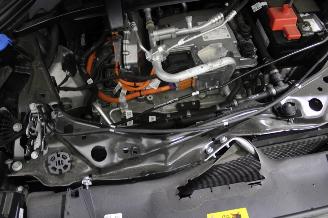 BMW iX1  picture 16