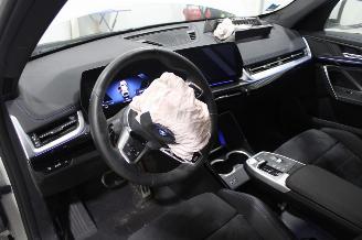 BMW iX1  picture 10