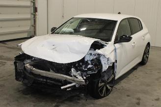 Damaged car Peugeot 308  2023/6