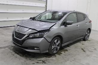 Damaged car Nissan Leaf  2021/6