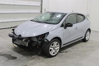 krockskadad bil auto Renault Clio  2024/6