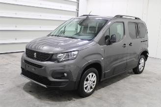 uszkodzony samochody osobowe Peugeot Rifter  2018/8
