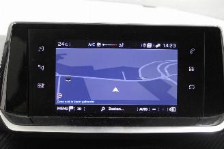 Peugeot 208  picture 12
