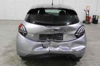 Peugeot 208  picture 5