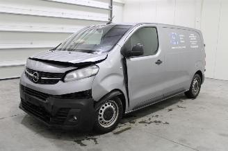 Vaurioauto  passenger cars Opel Vivaro  2021/10