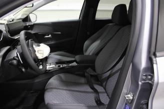 Peugeot 208  picture 11