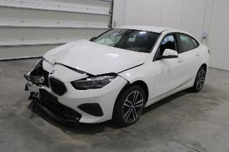 krockskadad bil auto BMW 2-serie 218 2021/5