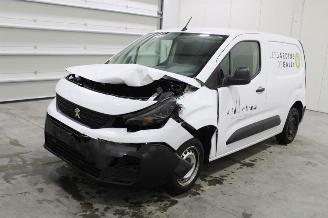 Salvage car Peugeot Partner  2022/10