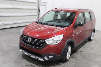 krockskadad bil auto Dacia Lodgy  2021/4