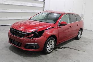 damaged passenger cars Peugeot 308  2021/2