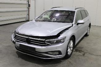 Schadeauto Volkswagen Passat  2022/9