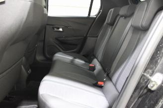 Peugeot 208  picture 13