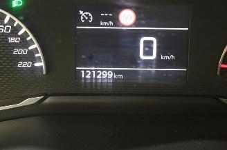Peugeot 208  picture 14