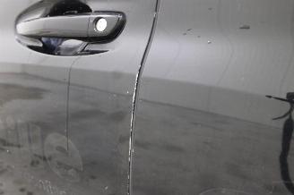 Peugeot 208  picture 10