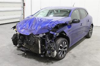 krockskadad bil auto Renault Mégane Megane 2022/3