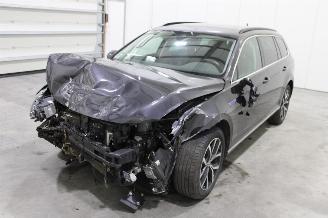 krockskadad bil auto Volkswagen Passat  2023/4