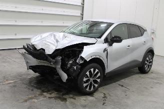 krockskadad bil auto Renault Captur  2023/10