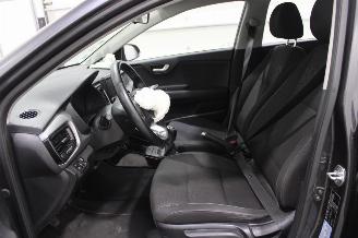 Kia Rio  picture 11