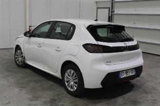 Peugeot 208  picture 4