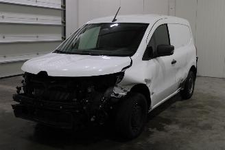 Damaged car Renault Kangoo  2025/2