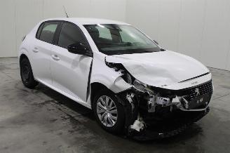 Peugeot 208  picture 2