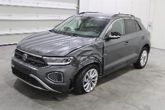 Vaurioauto  passenger cars Volkswagen T-Roc  2024/4