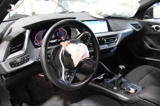 BMW 1-serie 116i picture 10
