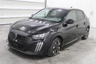 Vaurioauto  passenger cars Peugeot 208  2025/3