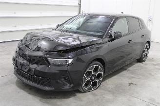 damaged passenger cars Opel Astra  2025/3