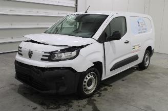 krockskadad bil auto Peugeot Partner  2025/6