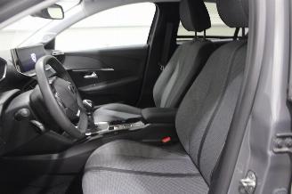 Peugeot 208  picture 11