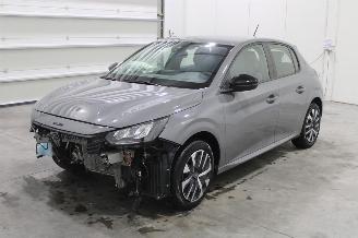 Damaged car Peugeot 208  2024/10