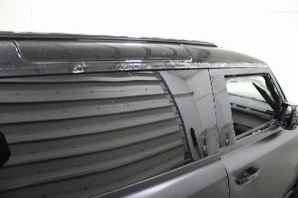 Land Rover Defender  picture 9