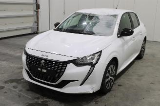 Damaged car Peugeot 208  2023/8