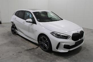 BMW 1-serie 118 picture 2