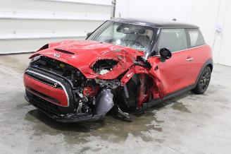 skadebil auto Mini Cooper SE 2023/11