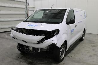 skadebil auto Peugeot Expert  2025/3