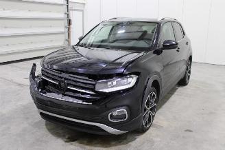Vaurioauto  passenger cars Volkswagen T-Cross  2021/6