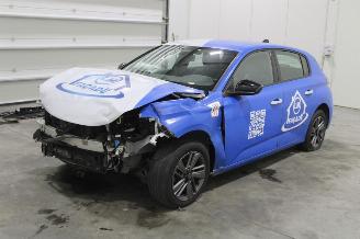 krockskadad bil auto Peugeot 308  2023/9