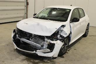 skadebil auto Peugeot 208  2024/8